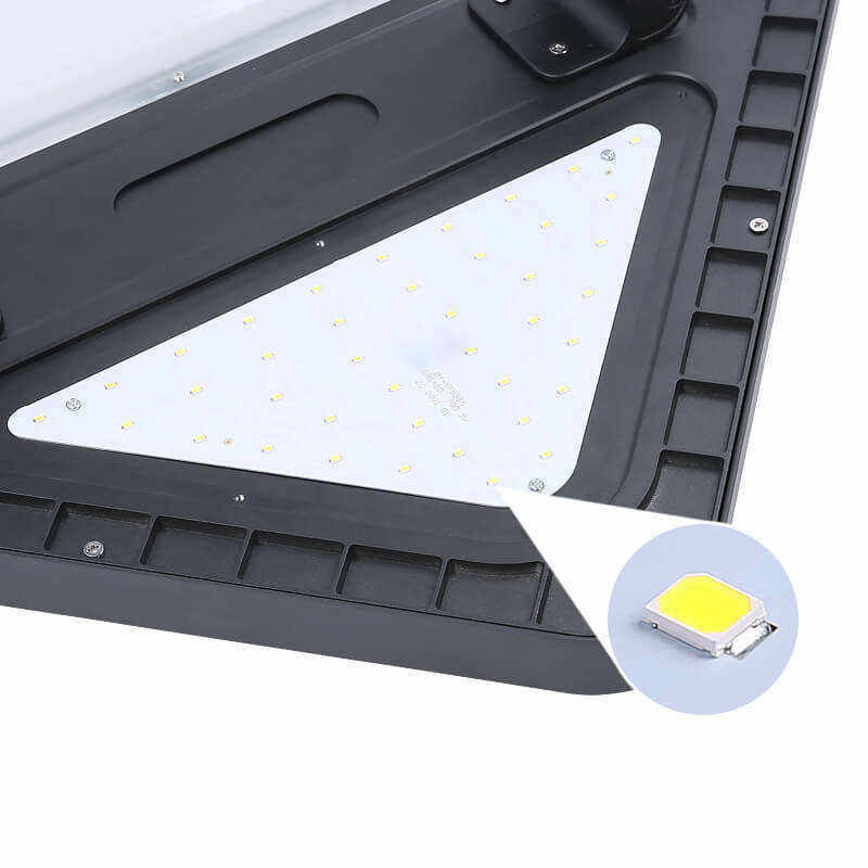 Square Plaza Solar Garden Light avec des options de personnalisation et une température de couleur élevée