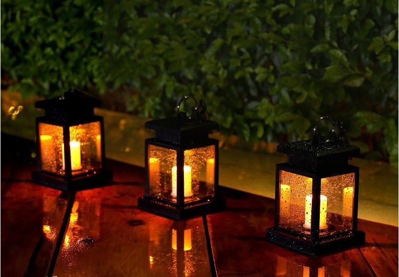 Lampe de rue résidentielle solaire en matériau ABS pour décoration de paysage rétro