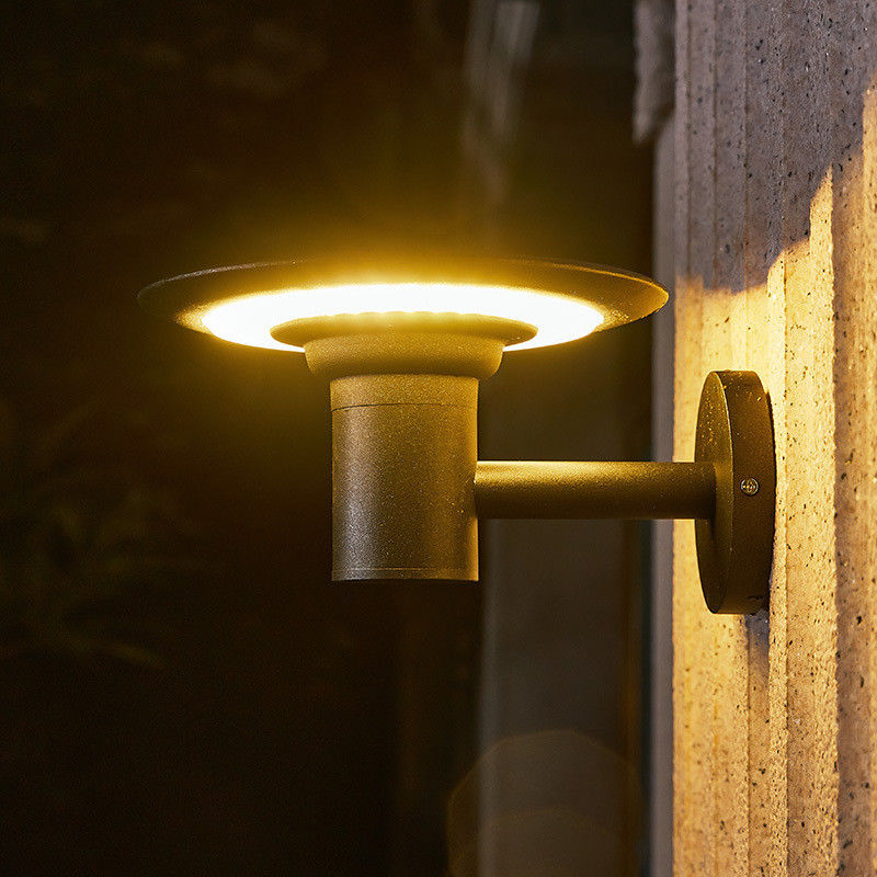 2- Lumière murale à LED solaire imperméable à l'eau pour paysage extérieur Température de fonctionnement -20 60C