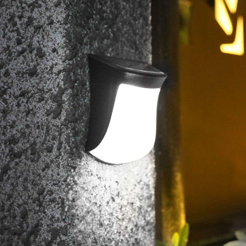 Lumière solaire ABS pour jardin 1- Résistance à l'eau à l'extérieur