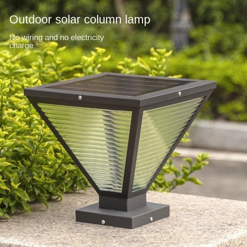 Lumière à base de piliers à LED à énergie solaire résistante à l'eau Lumière électrique pour colonne extérieure