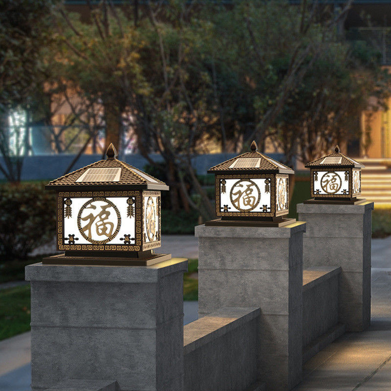 50000 heures de fonctionnement Durée de vie Lumière de poste solaire en aluminium pour pilier de porte principale extérieure