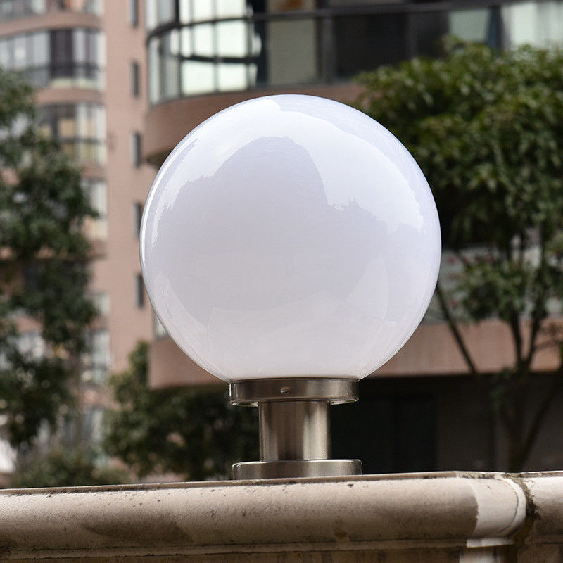 360° Angle de faisceau rond Lumières de poste de clôture solaire en plastique avec minuterie à distance et 3 couleurs