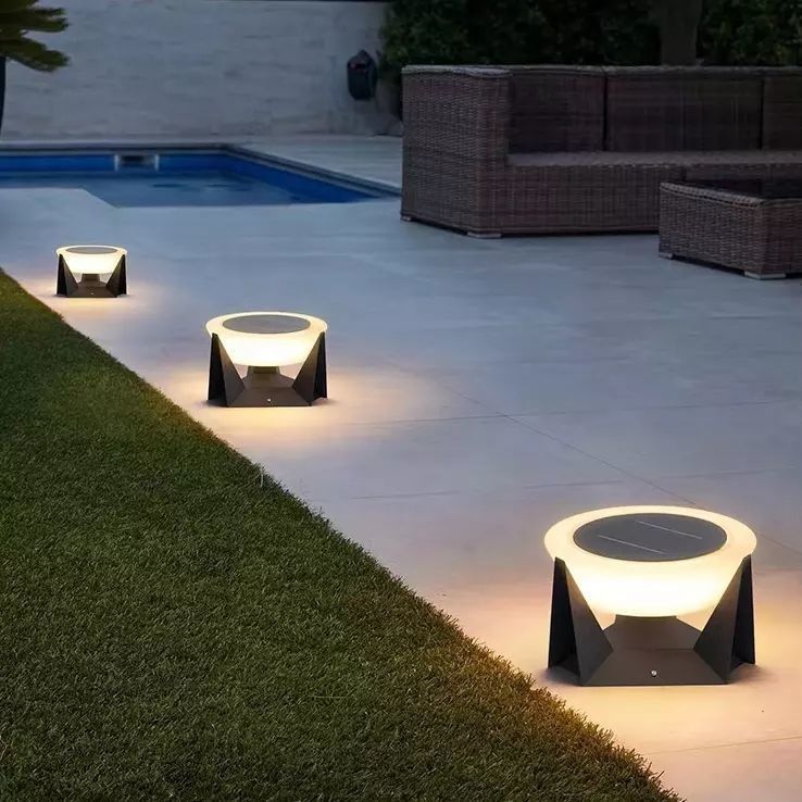 Lumière de pilier solaire avec support Dimmer Longue durée de vie et temps de travail de 50000 heures