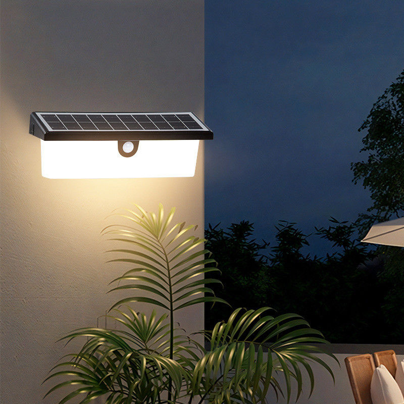 Lumière solaire étanche à l'eau à l'extérieur LED capteur de mouvement lampe de décoration pour le mur de jardin