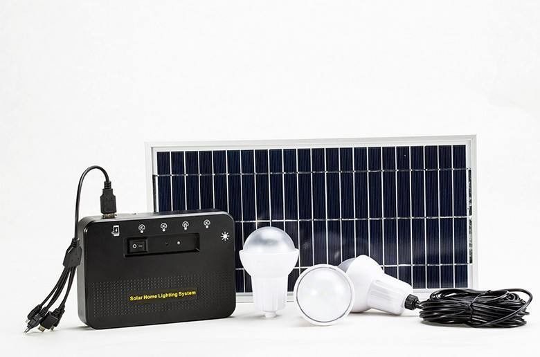 Taille du panneau solaire 350*460*17mm Kit de lumière solaire avec 4 ampoules à LED pour l'éclairage du réseau