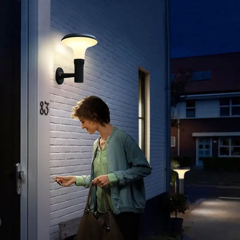 Éclairage solaire LED résistant à l'eau pour terrasse extérieure personnalisée