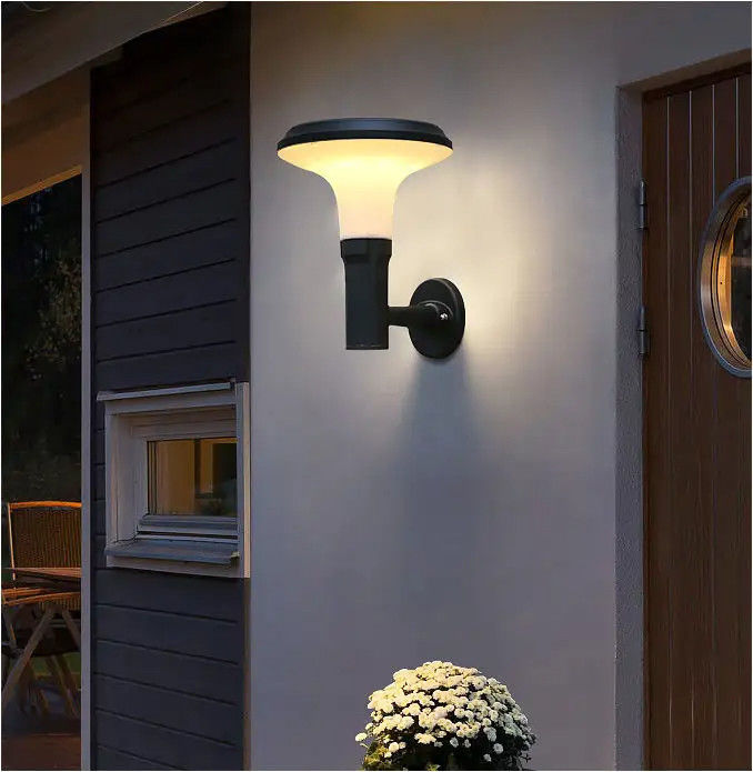 Éclairage solaire LED résistant à l'eau pour terrasse extérieure personnalisée