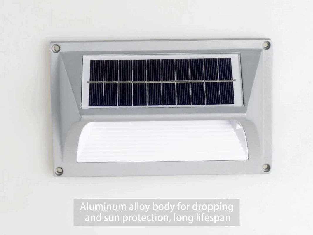 50000 heures de travail Temps chaud blanc LED solaire pas à pas de la lumière murale pour vos besoins