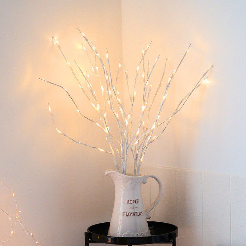 Des lumières d'arbre de simulation LED de 2000lm pour une décoration créative de chambre à coucher pendant les vacances de Noël