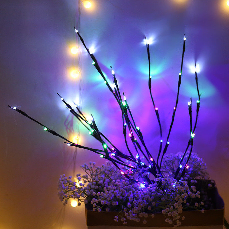 Des lumières d'arbre de simulation LED de 2000lm pour une décoration créative de chambre à coucher pendant les vacances de Noël