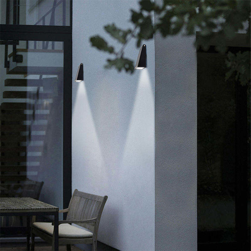 Super lumineux lampes solaires murales de jardin imperméable à l'eau et durable pour la protection de la cour