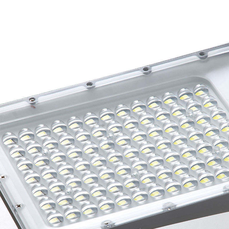 120° Angle du faisceau Système solaire de lumière de rue extérieur commercial 10w 20w 30w 40w 50w 100w