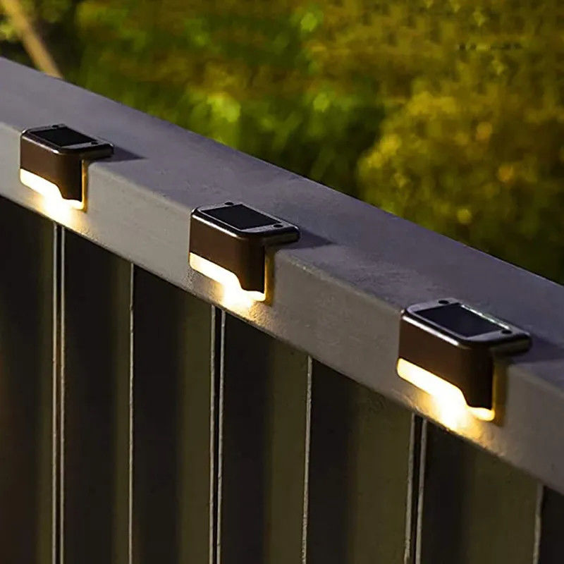 2700K Température de couleur Lampes de clôture solaire Stable LED imperméable à l'eau Lampes de pont solaire 1-