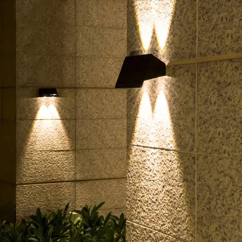 IP54 étanche à l'eau décorative extérieure LED lumière solaire murale pour balcon