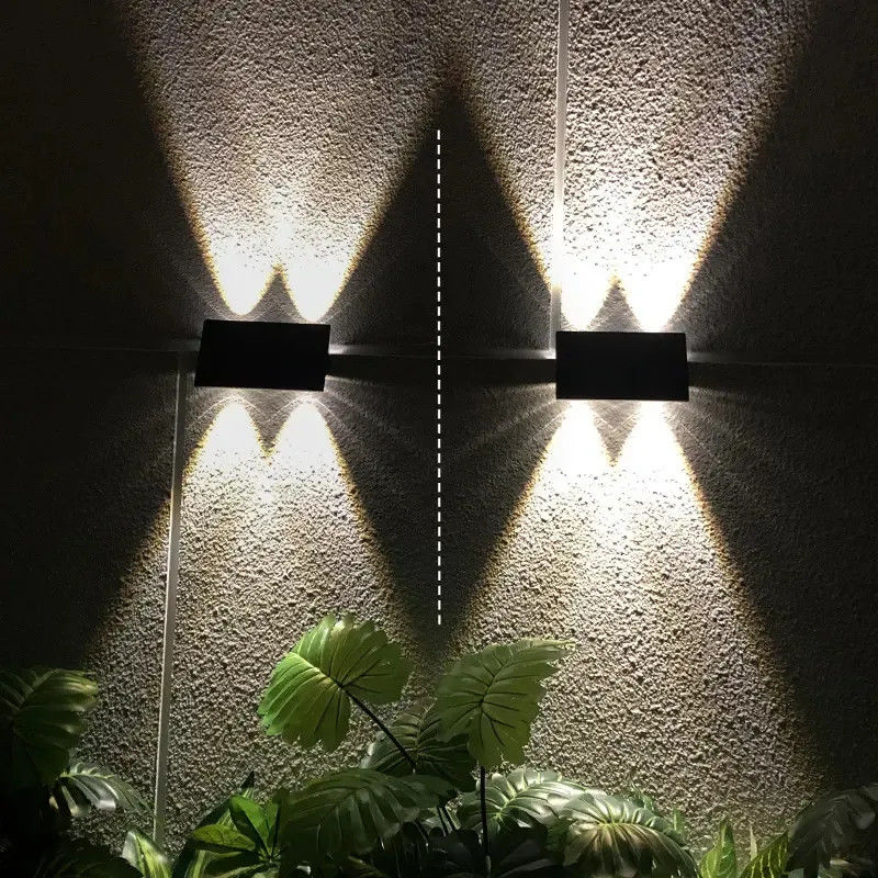IP54 étanche à l'eau décorative extérieure LED lumière solaire murale pour balcon