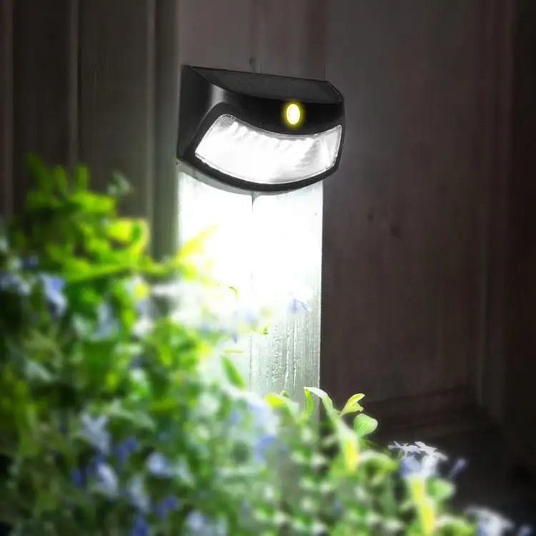 Lumières extérieures modernes 2V Solar Wall Light pour éclairage extérieur de porche