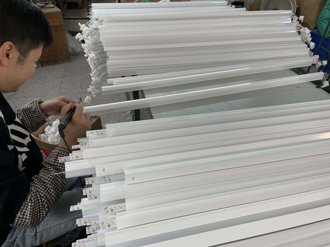 3000k Led AC165-265V 50/60Hz T5 Tube lumière matières premières Le meilleur choix pour 1200mm Longueur